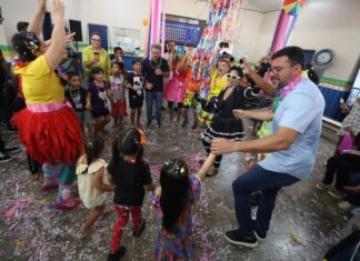 Sejusc realiza bailinho de carnaval para crianças durante evento do Governo Presente em Manaus
