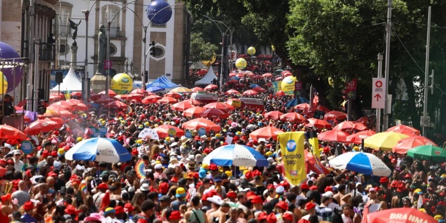 Carnaval no Rio: Polícia Militar prende mais de 200 pessoas e apreende armas brancas