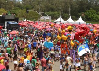 Pabllo Vittar e grupo de K-Pop Nmixx agitam o Parque do Ibirapuera em bloco de Carnaval