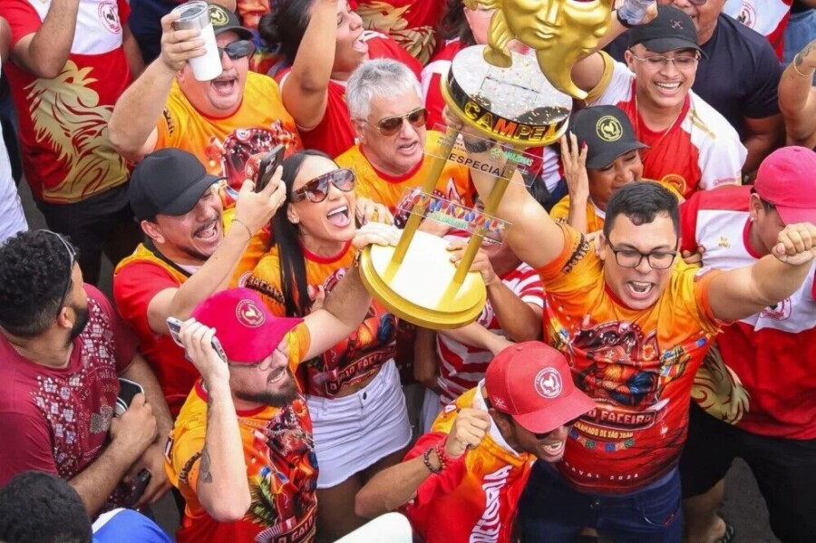 Grande Família quebra jejum de 17 anos e é campeã do carnaval de Manaus 2026