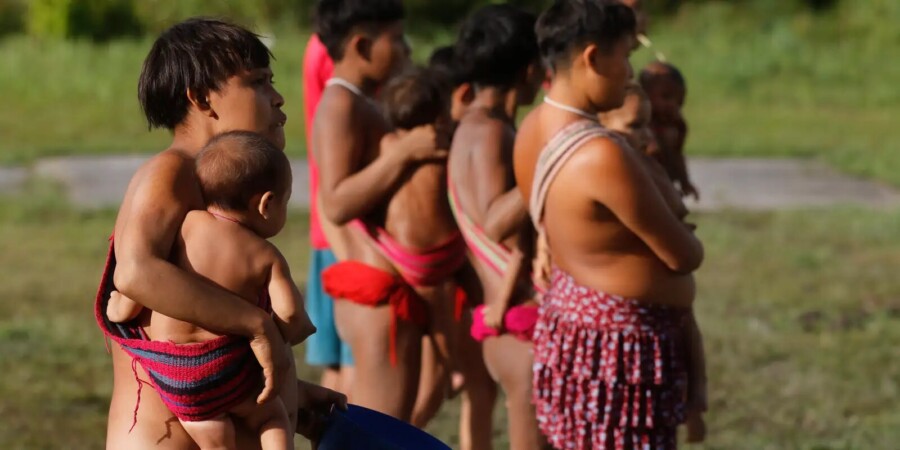 Governo intensifica combate à coqueluche na Terra Indígena Yanomami com equipe emergencial