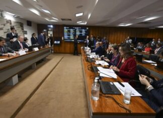Senadores cobram CVM por suposta omissão em caso de fraude bilionária do Banco Master