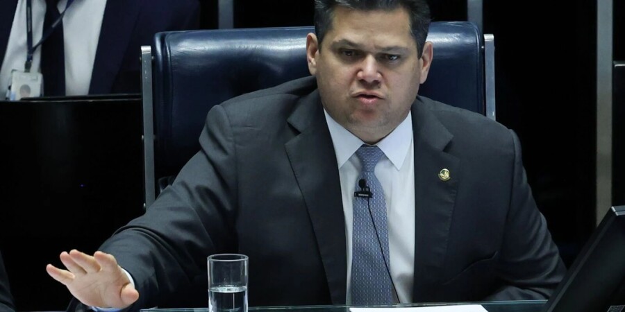 Parlamentares pedem a Alcolumbre anulação de votação na CPMI do INSS e acusam presidente de fraude