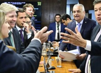 CPMI do INSS aprova quebra de sigilo de Lulinha e convoca André Moura