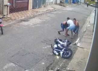Adolescente de 17 anos é espancado após tentativa de furto de motocicleta