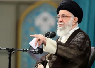 Israel afirma ter destruído avião usado por Ali Khamenei no Teerã