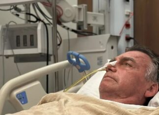 Jair Bolsonaro passa mal na prisão e é levado às pressas para hospital