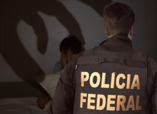 Mãe é presa por abusar sexualmente das filhas e compartilhar os vídeos em aplicativos de mensagens