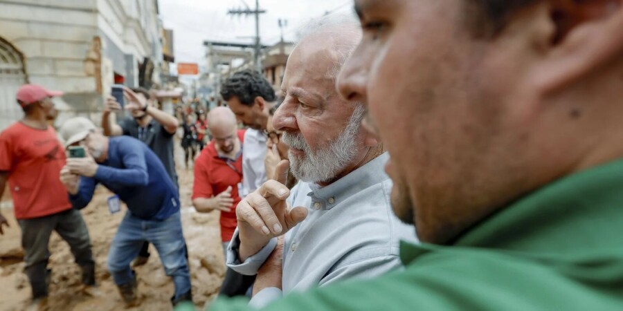 Lula garante recuperação de perdas materiais em visita a municípios mineiros atingidos por chuvas