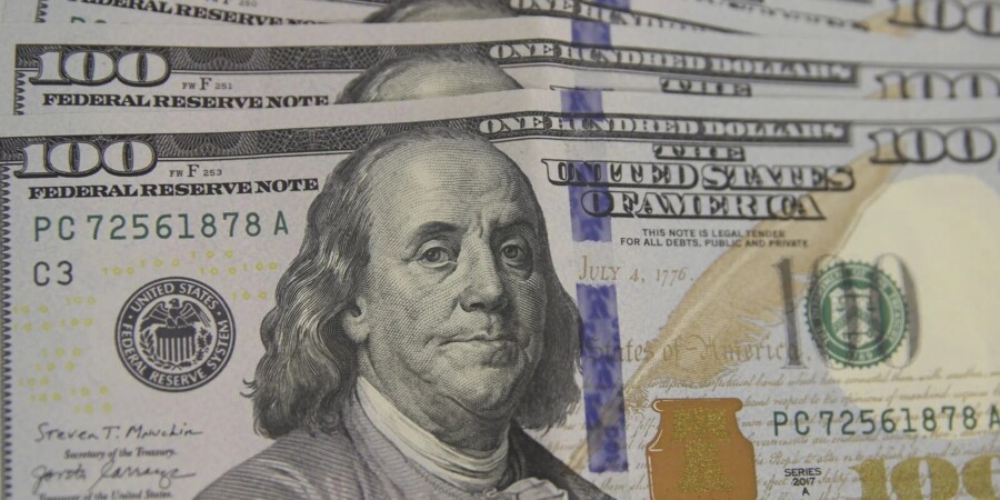 Dólar encosta em R$ 5,20 com escalada de conflito no Oriente Médio; Ibovespa sobe impulsionado pela Petrobras