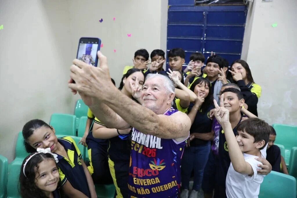Alunos da EE Vicente Schettini em Manaus e idosos do CECI Aparecida debatem bullying e etarismo