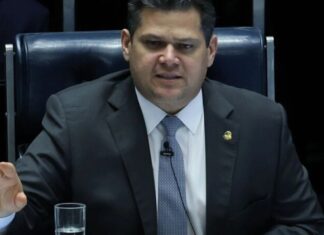 Davi Alcolumbre mantém sessão da CPMI do INSS que quebrou sigilo de Lulinha
