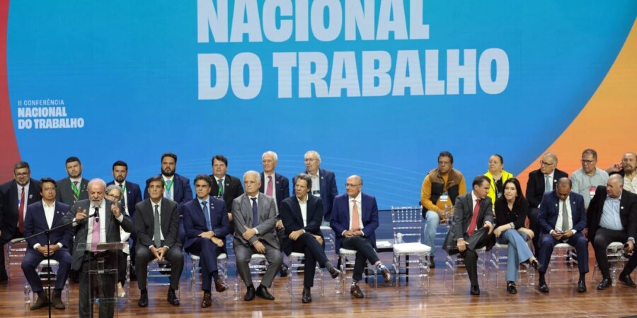 Lula propõe diálogo para construir nova lei sobre jornada de trabalho