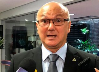 Quatro dias após foto com cúpula do União Brasil, Coronel Menezes anuncia filiação ao Avante e causa polêmica