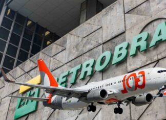 Petrobras anuncia aumento no preço do querosene de aviação e pressiona custos das aéreas