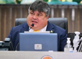 Presidente David Reis conduz ato de renúncia do prefeito de Manaus e oficializa posse de Renato Junior