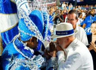 TCU abre investigação sobre uso de servidores em desfile que homenageou Lula