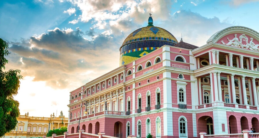 manaus-teatro-amazonas-shutterstock-315330563