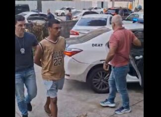 Ambulante é preso após cobrar R$ 10 mil de turista por espeto de churrasco