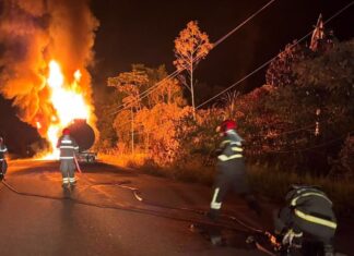 Caminhão-tanque explode e pega fogo na BR-174 no Amazonas