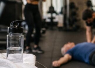 Homem morre após passar mal durante treino em academia