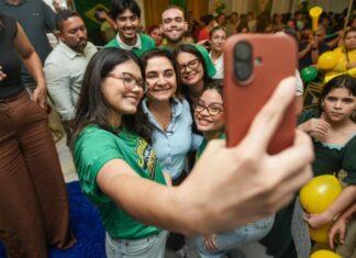 ’Chegou a hora dos jovens ocuparem a política’, diz Maria do Carmo em encontro na zona Norte de Manaus