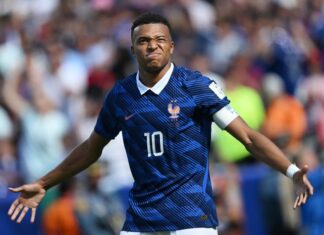 Mbappé faz dois gols contra Senegal e supera Pelé no ranking de artilheiros das Copas