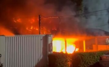 Incêndio de grandes proporções destrói casa na Zona Centro-Oeste de Manaus