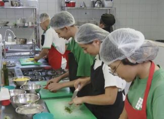 Desemprego até maio cai para 5,6%, o menor já registrado no período