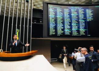 “O governo Lula está brincando com a vida de milhões de brasileiros”, denuncia Capitão Alberto Neto após redução de fiscalização na ANAC”