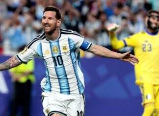 Messi vira maior artilheiro das copas e Argentina estreia com vitória