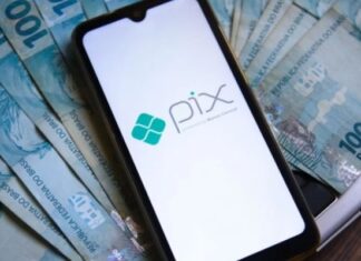 Professora pede indenização de R$ 1 milhão e diz ser inventora do Pix
