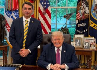 Flávio Bolsonaro diz ter pedido a Trump para não aplicar tarifas a empresas brasileiras