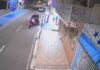 Imagens mostram motociclista atingindo carro estacionado e sendo arremessado na pista em Parintins