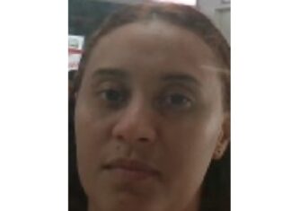 Polícia procura mulher suspeita de atrair vítima para emboscada e facilitar execução em crime na zona norte