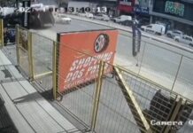 Carreta perde o controle e tomba na Grande Circular em Manaus