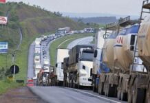 Caminhoneiros iniciam greve nesta segunda-feira por votação de Medida Provisória