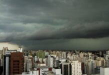 Amazonas entra em alerta do Inmet para chuvas intensas neste sábado