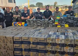 Mais de 120 kg de drogas escondidos em pneus e sofá são apreendidos em barco no AM