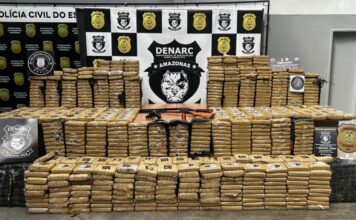 Mais de 700 kg de skunk com selos feitos por IA são apreendidos no AM após confronto