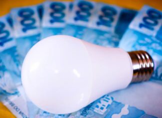 Aneel mantém bandeira amarela e conta de luz terá cobrança extra em setembro