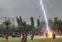 Raio atinge partida de futebol, mata jogador e deixa 12 feridos