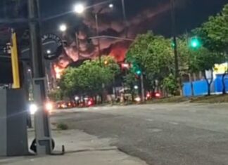 Incêndio de grandes proporções destrói loja e mobiliza bombeiros na Zona Norte de Manaus