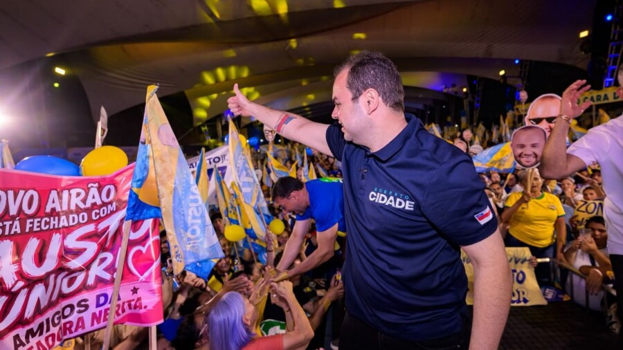 Roberto Cidade participa de ato que confirma Fausto Júnior na disputa à reeleição para deputado federal Roberto Cidade participa de ato que confirma Fausto Júnior na disputa à reeleição para deputado federal