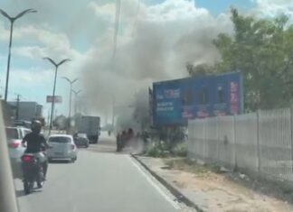 Incêndio atinge área de vegetação ao lado do Hospital João Lúcio em Manaus