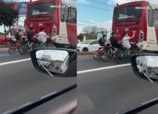 VÍDEO: Jovens são flagrados em bicicletas na traseira de ônibus em avenida movimentada de Manaus