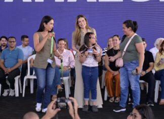 Primeira-dama Thaisa Cidade acompanha edição do Governo Presente na zona Norte de Manaus