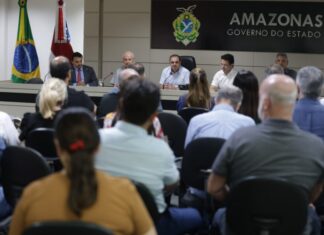 Roberto Cidade conduz acordo com empresas médicas e garante repasse de R$ 276 milhões