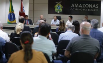 Roberto Cidade conduz acordo com empresas médicas e garante repasse de R$ 276 milhões