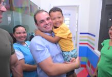 Governador Roberto Cidade acompanha ações de saúde voltadas a crianças e idosos neste sábado